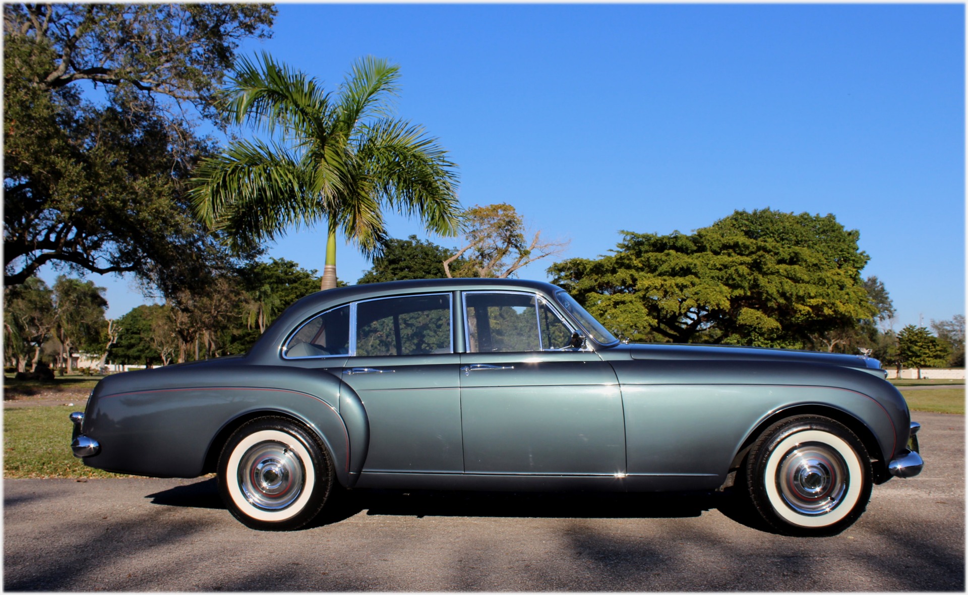 Used-1960-Bentley-S2-Continental-HJ-Mulliner-Style-7508-Flying-Spur