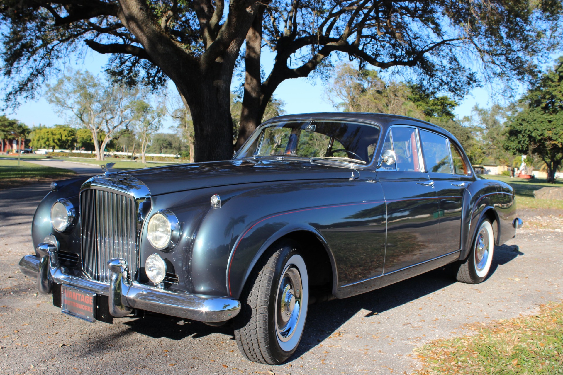 Used-1960-Bentley-S2-Continental-HJ-Mulliner-Style-7508-Flying-Spur