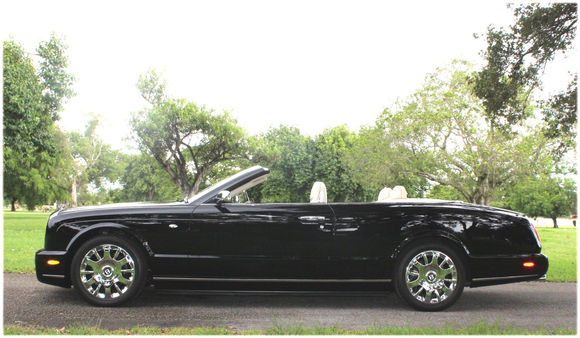 Used-2009-Bentley-Azure