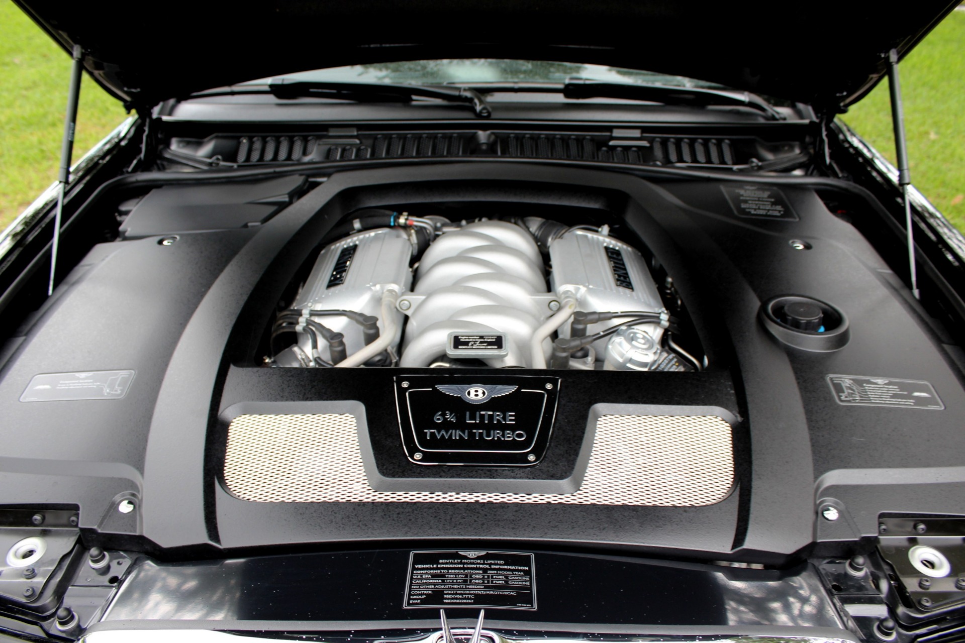 Used-2009-Bentley-Azure