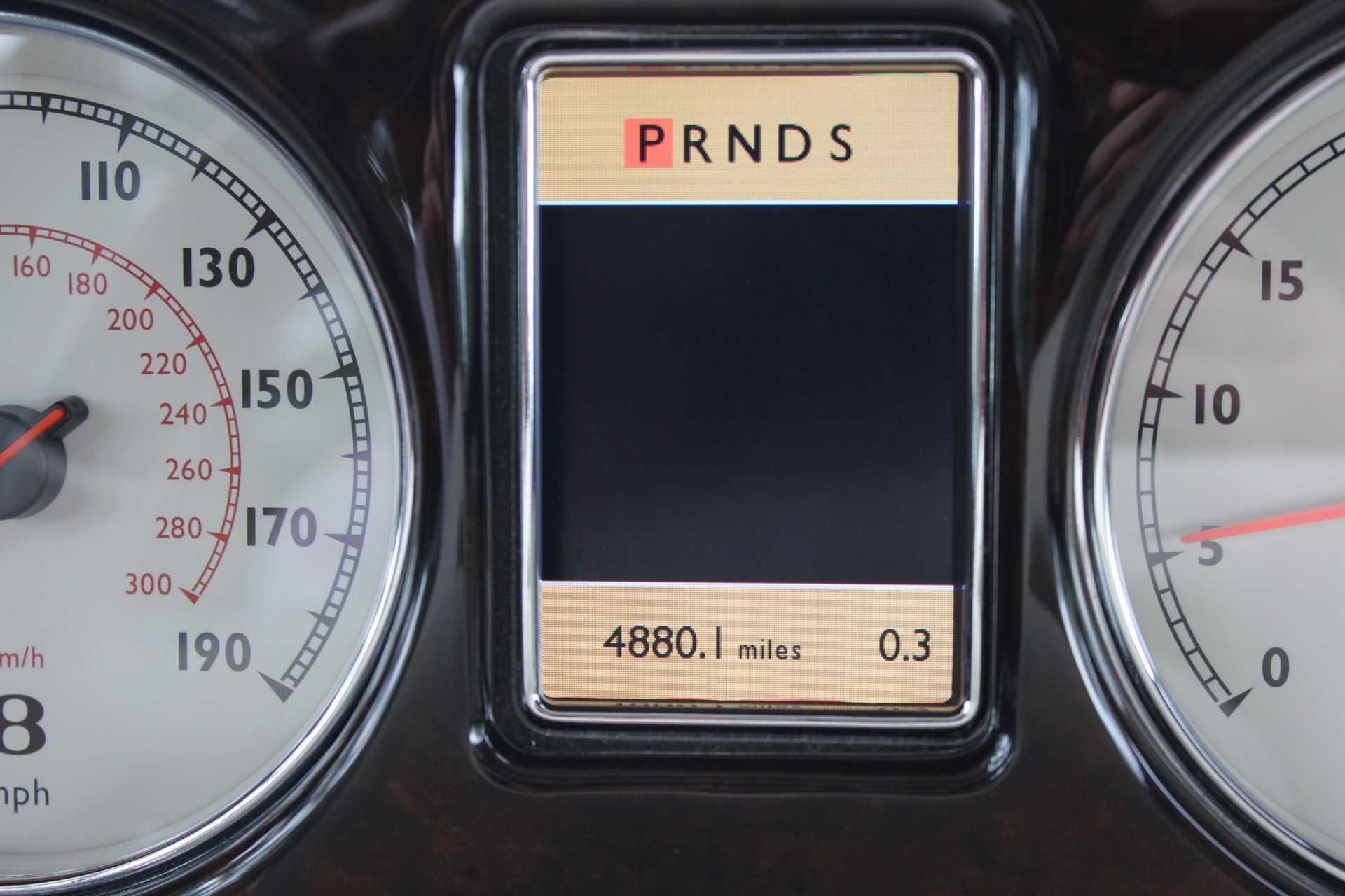 Used-2009-Bentley-Azure
