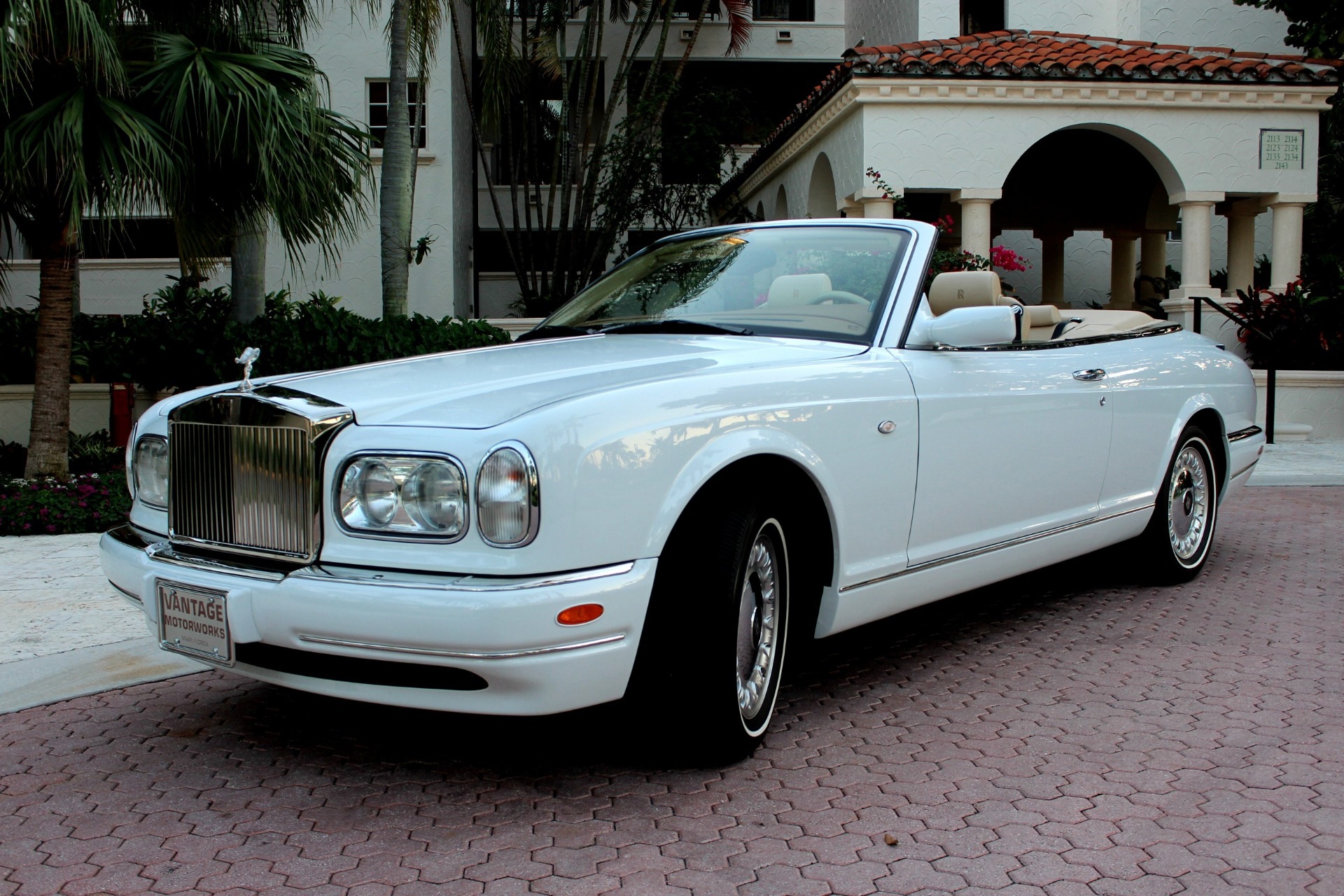 Used-2001-Rolls-Royce-Corniche-335-Hp-Turbo