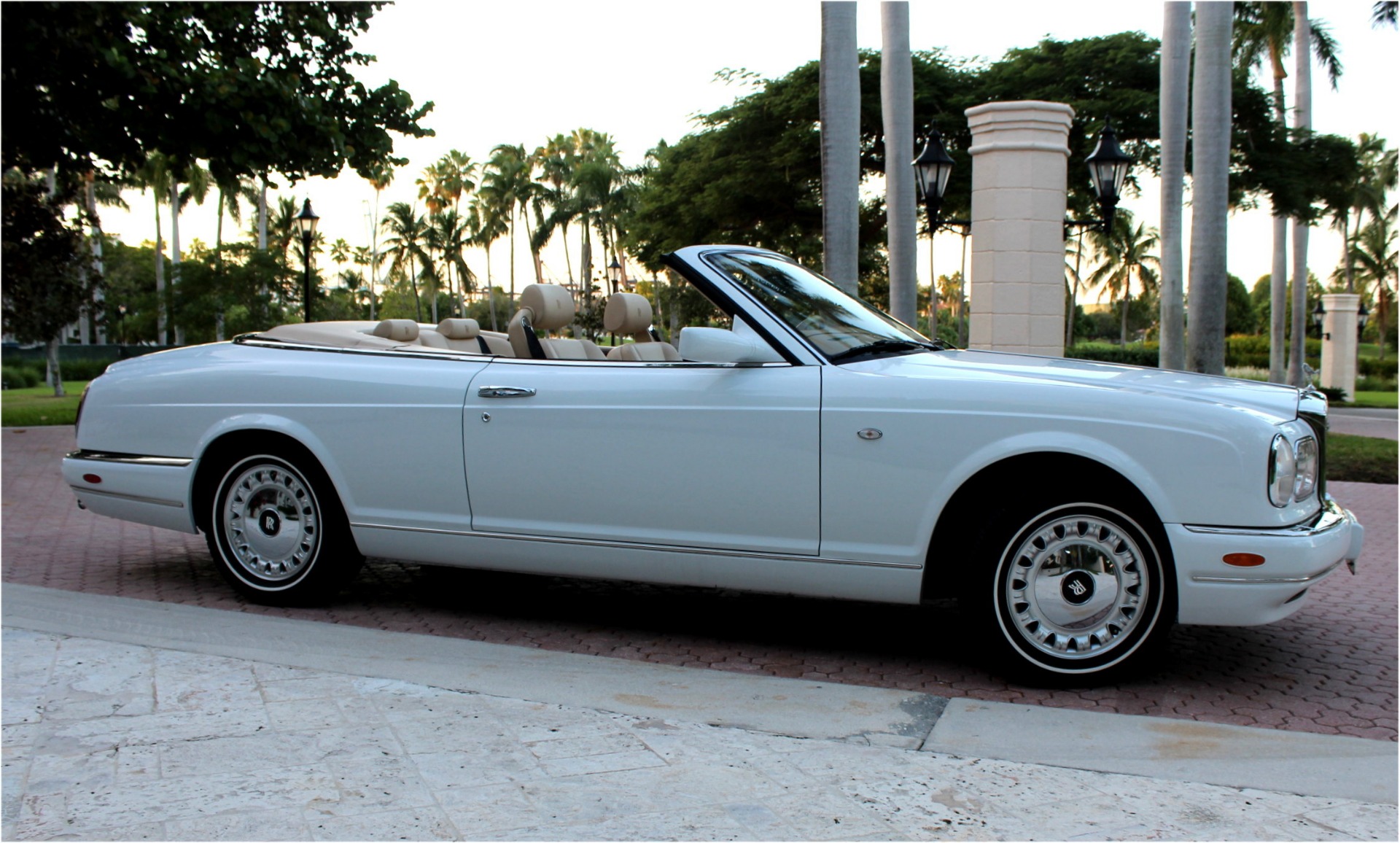 Used-2001-Rolls-Royce-Corniche-335-Hp-Turbo