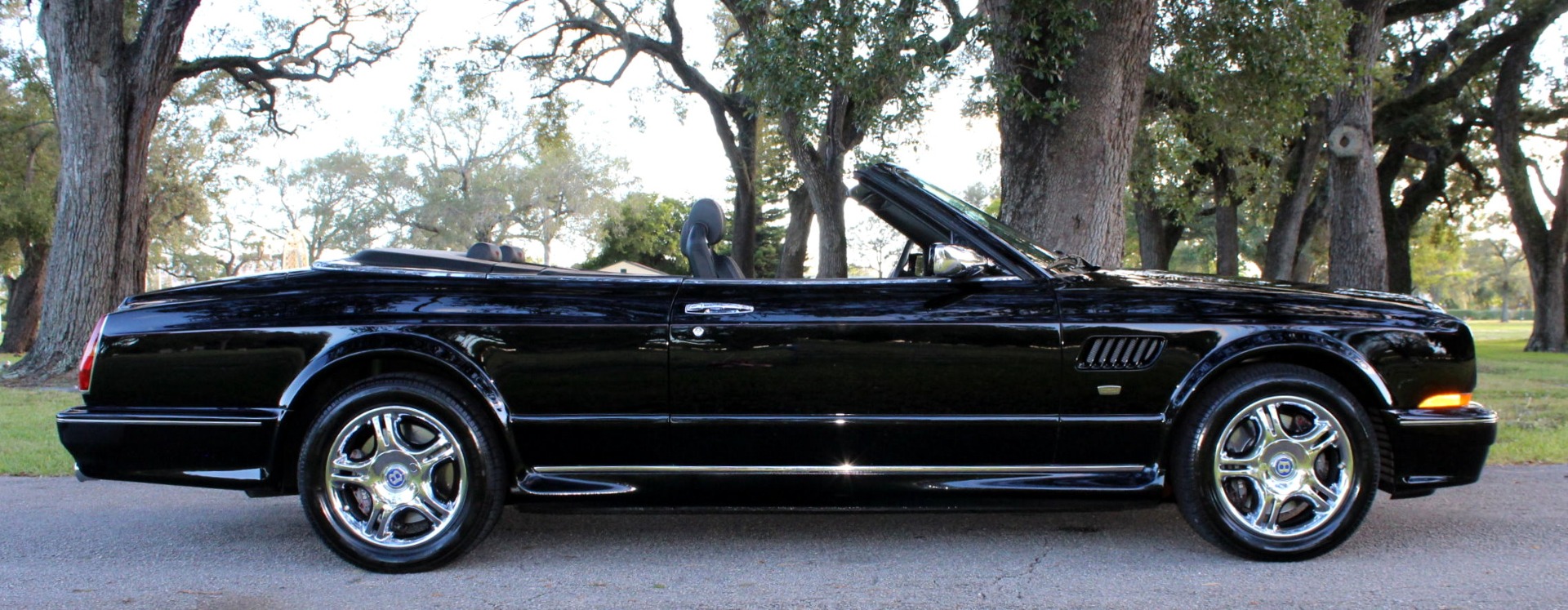 Used-2003-Bentley-Azure-Final-Series