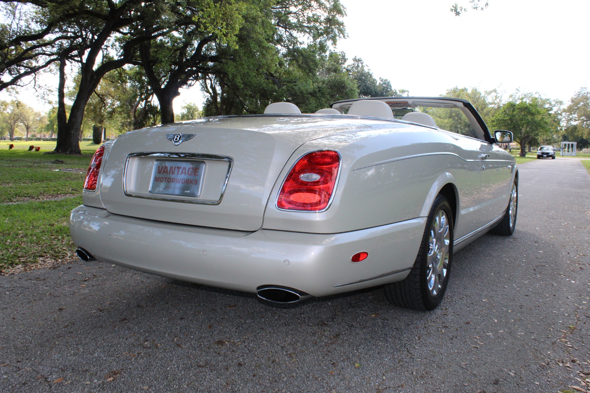 Used-2007-Bentley-Azure-450-Hp-Twin-Turbo