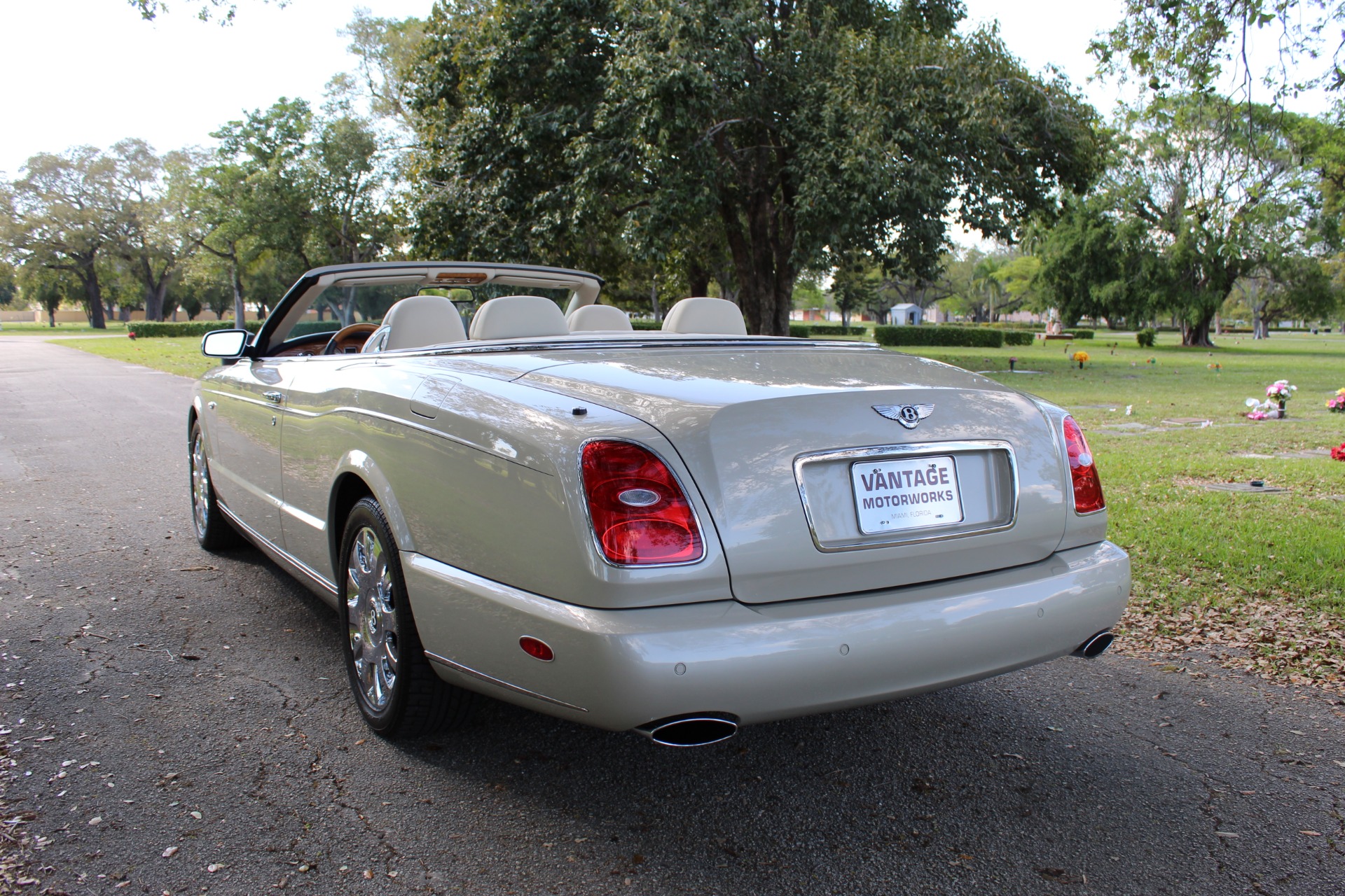 Used-2007-Bentley-Azure-450-Hp-Twin-Turbo