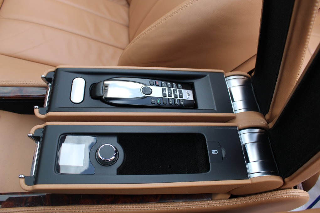 Used-2007-Bentley-Azure