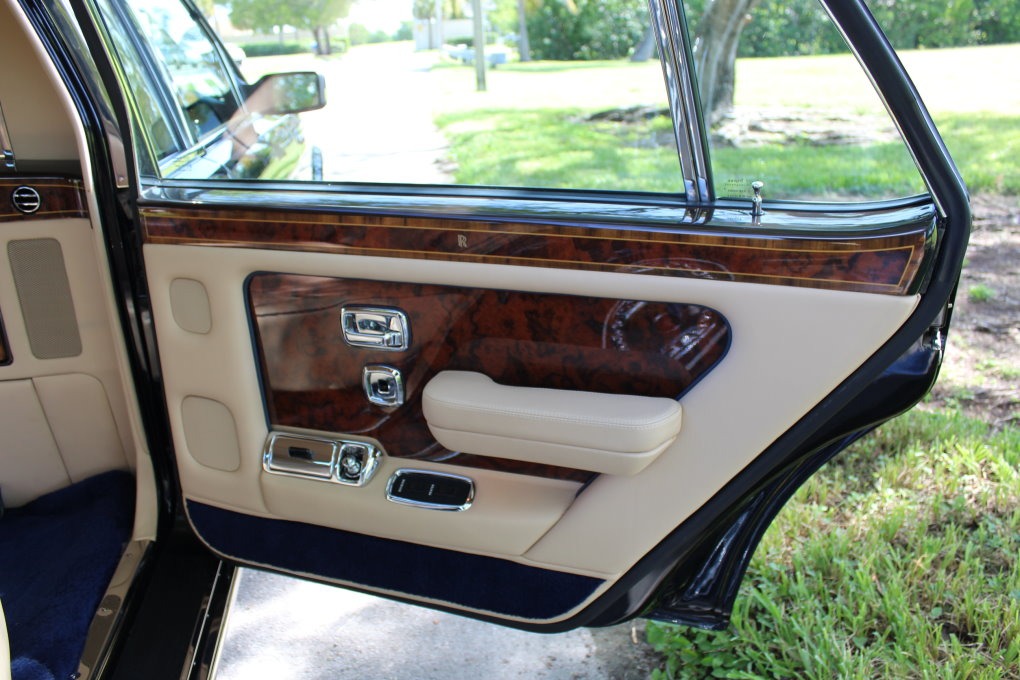 Used-1999-ROLLS-ROYCE-SILVER-SPUR-PARK-WARD-TOURING-LIMOUSINE