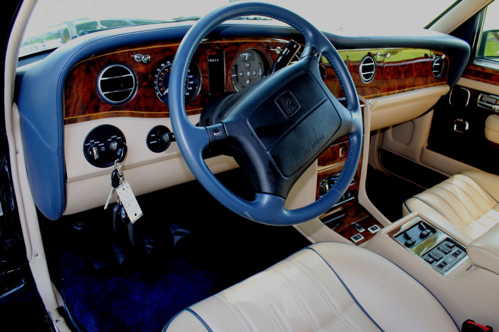 Used-1999-ROLLS-ROYCE-SILVER-SPUR-PARK-WARD-TOURING-LIMOUSINE