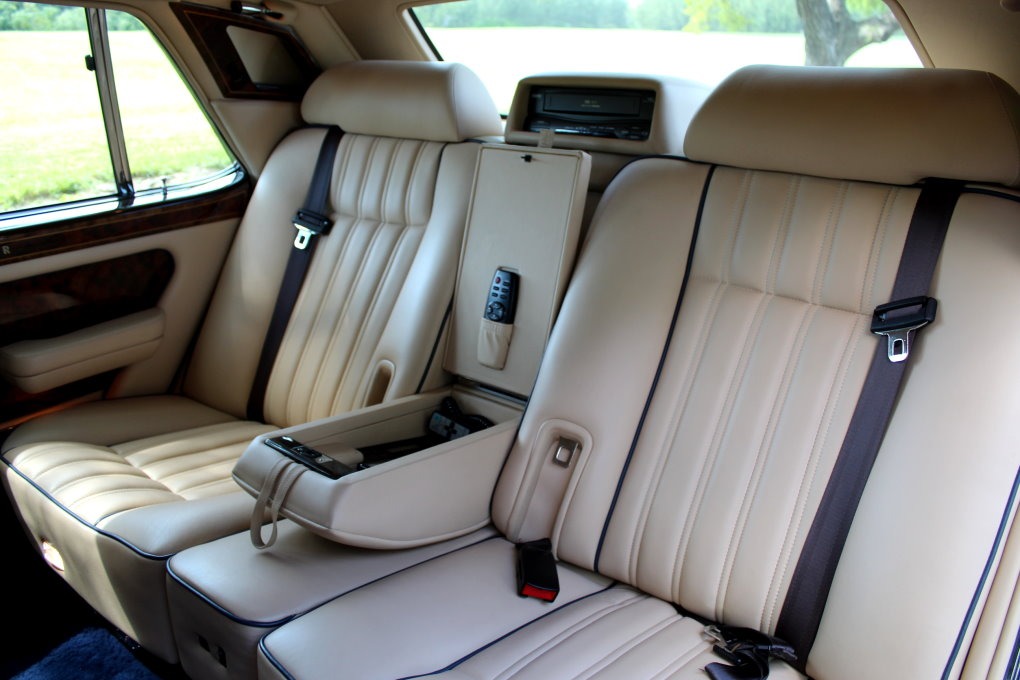 Used-1999-ROLLS-ROYCE-SILVER-SPUR-PARK-WARD-TOURING-LIMOUSINE