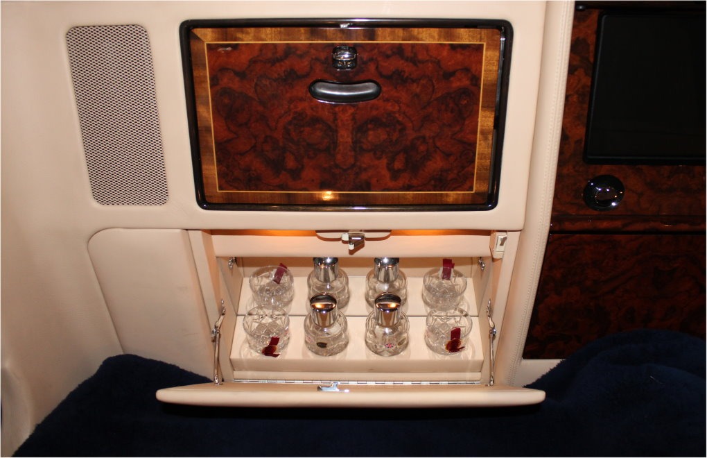Used-1999-ROLLS-ROYCE-SILVER-SPUR-PARK-WARD-TOURING-LIMOUSINE