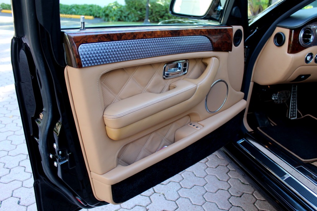 Used-2005-Bentley-Arnage-T