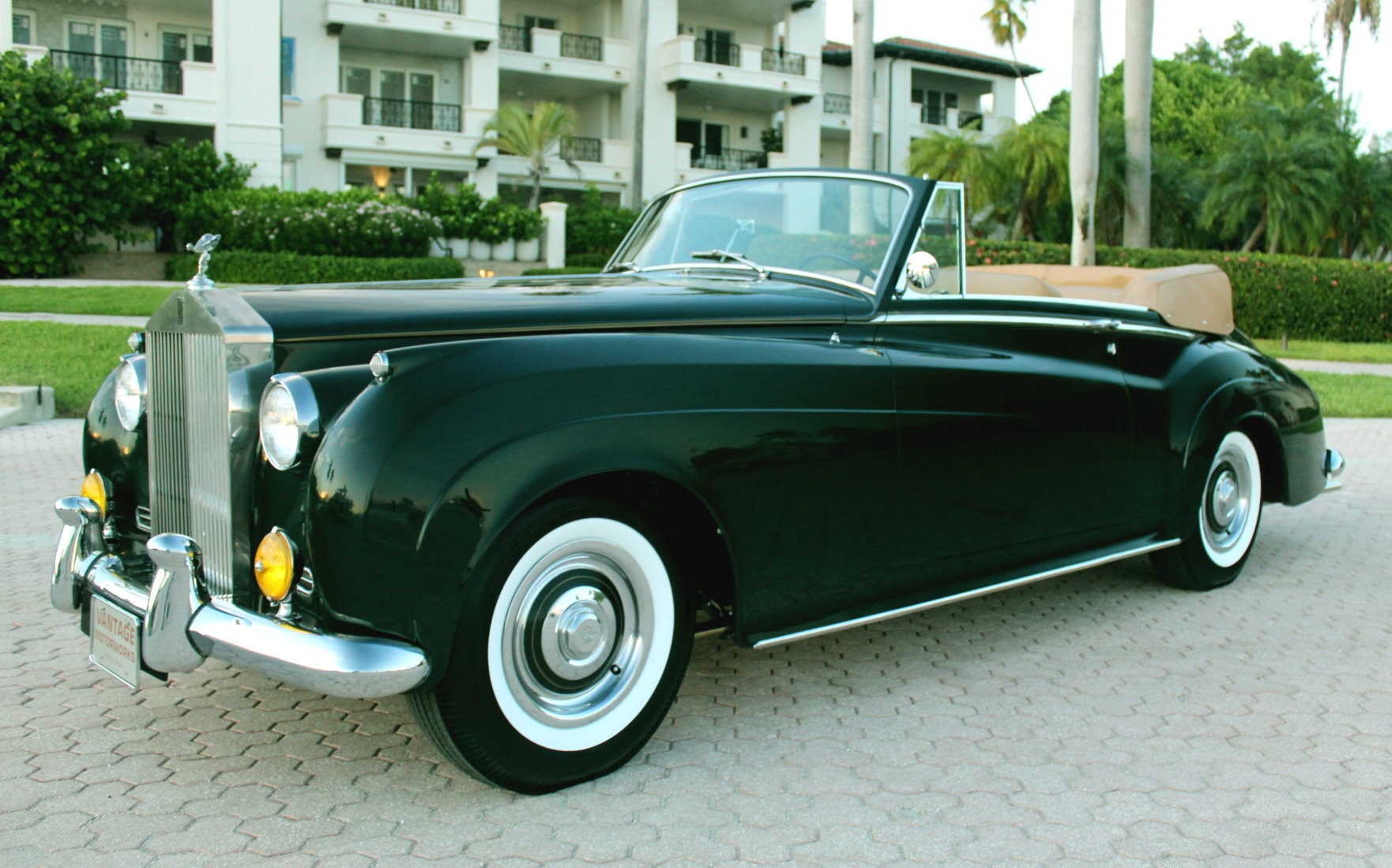 Used-1962-Rolls-Royce-Silver-Cloud-II-HJ-Mulliner-Drophead-Coupe