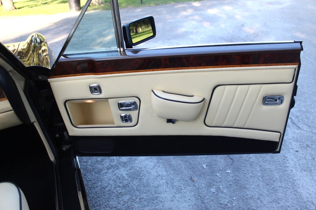Used-1990-Rolls-Royce-Corniche-III