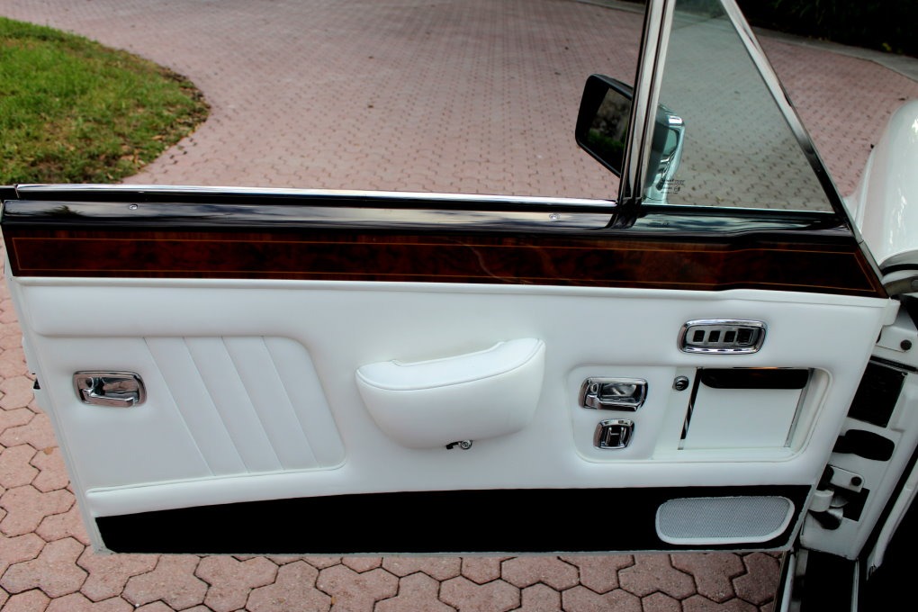 Used-1995-Rolls-Royce-Corniche-IV-Second-Series