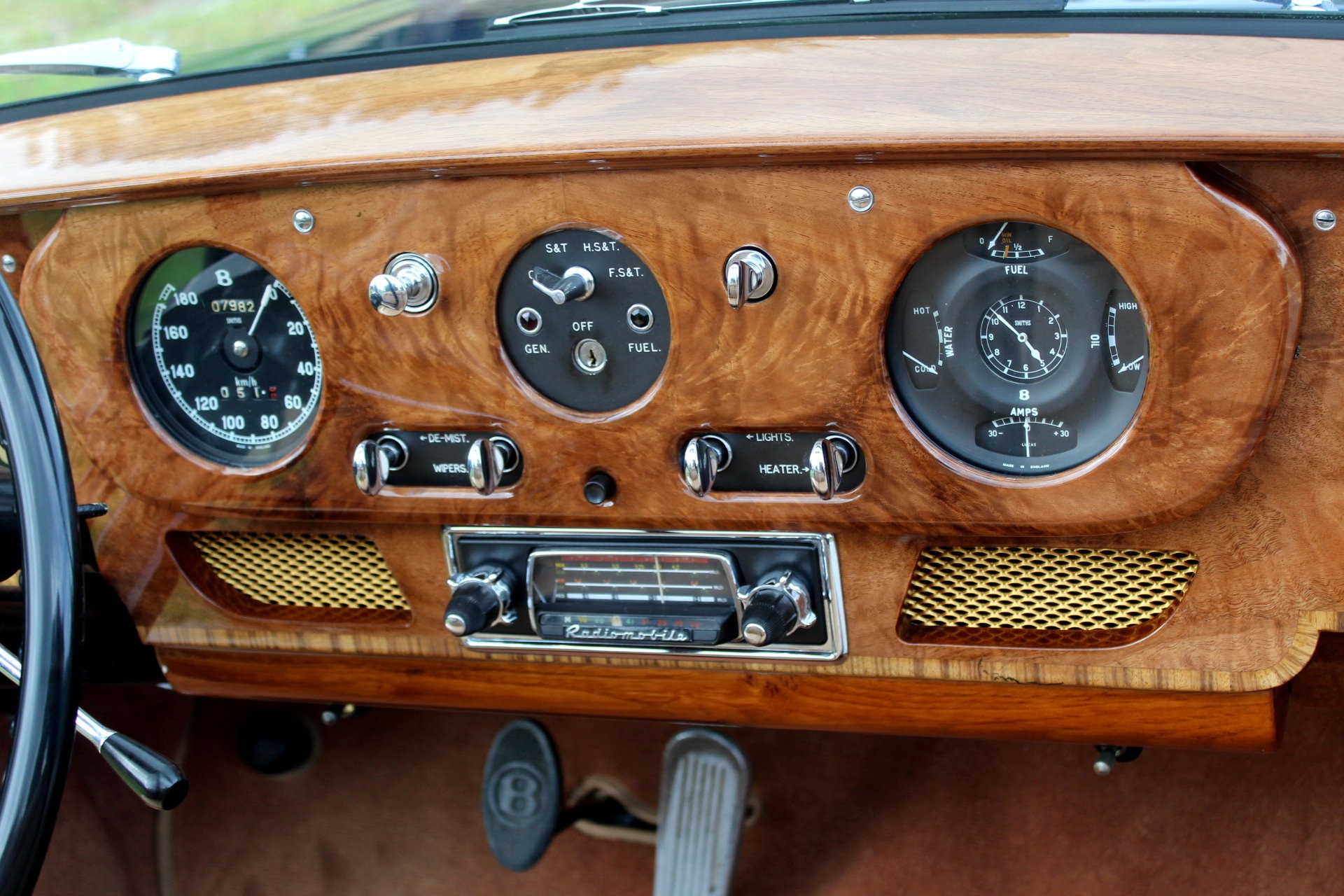 Used-1958-Bentley-S1-HJ-Mulliner-Style-7409-Drophead-Coupe