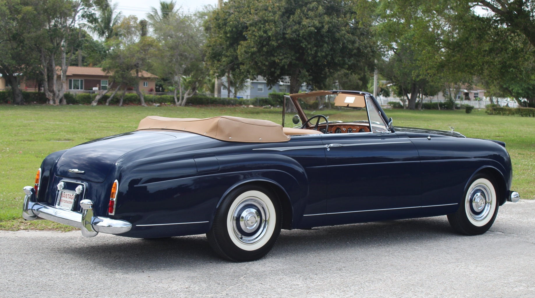 Used-1958-Bentley-S1-HJ-Mulliner-Style-7409-Drophead-Coupe