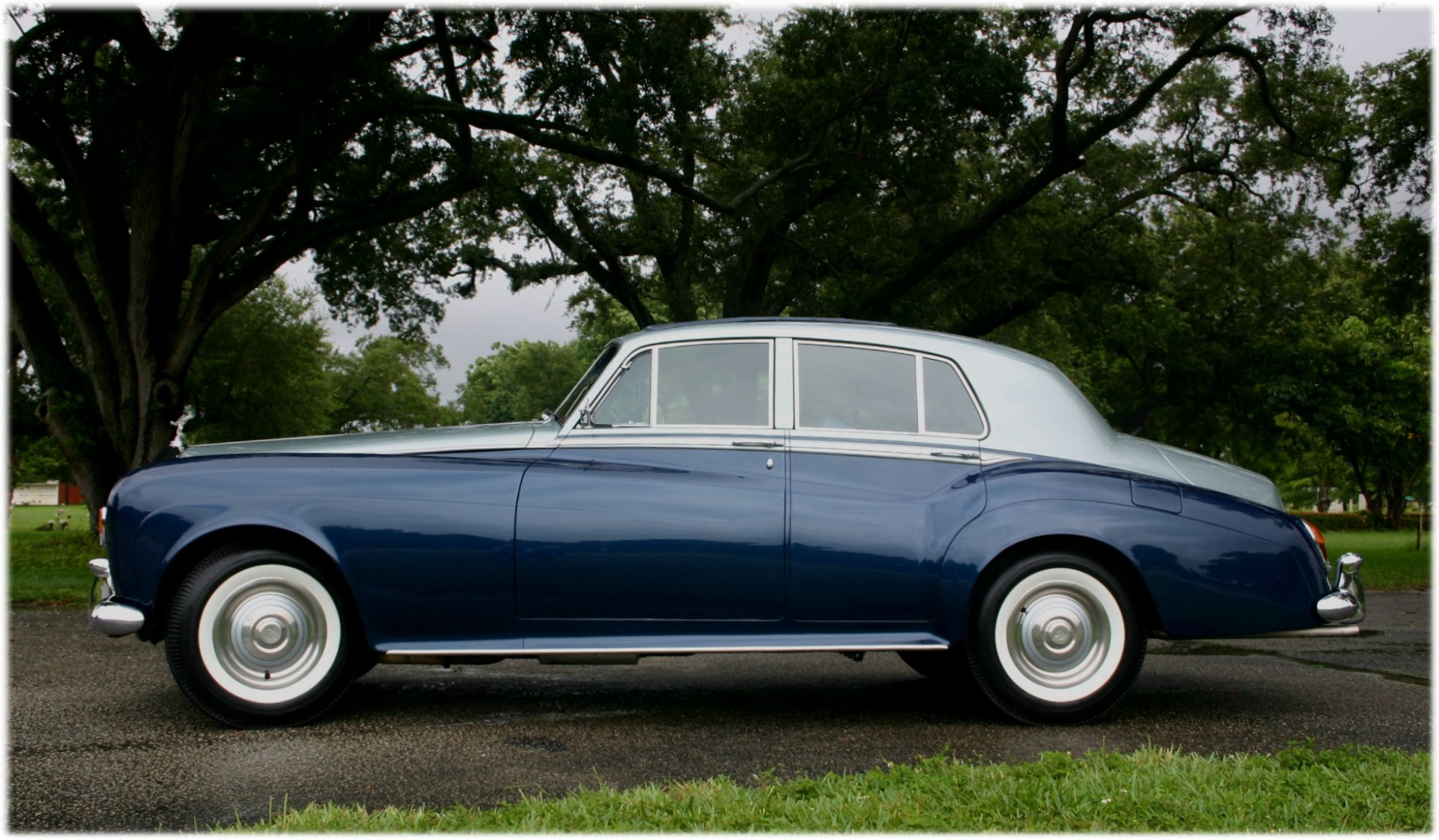 Used-1964-Rolls-Royce-Silver-Cloud-III-Radford-Equipped-Sedan
