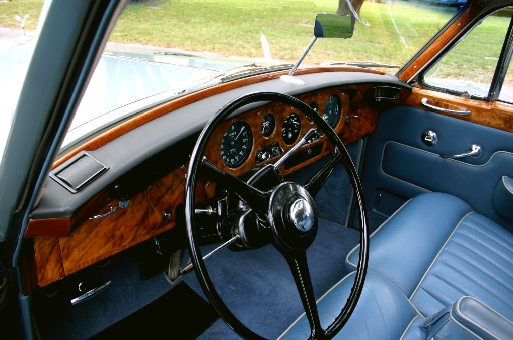 Used-1964-Rolls-Royce-Silver-Cloud-III-Radford-Equipped-Sedan