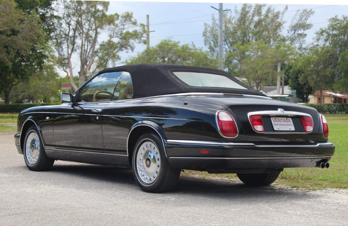 Used-2000-Rolls-Royce-Corniche