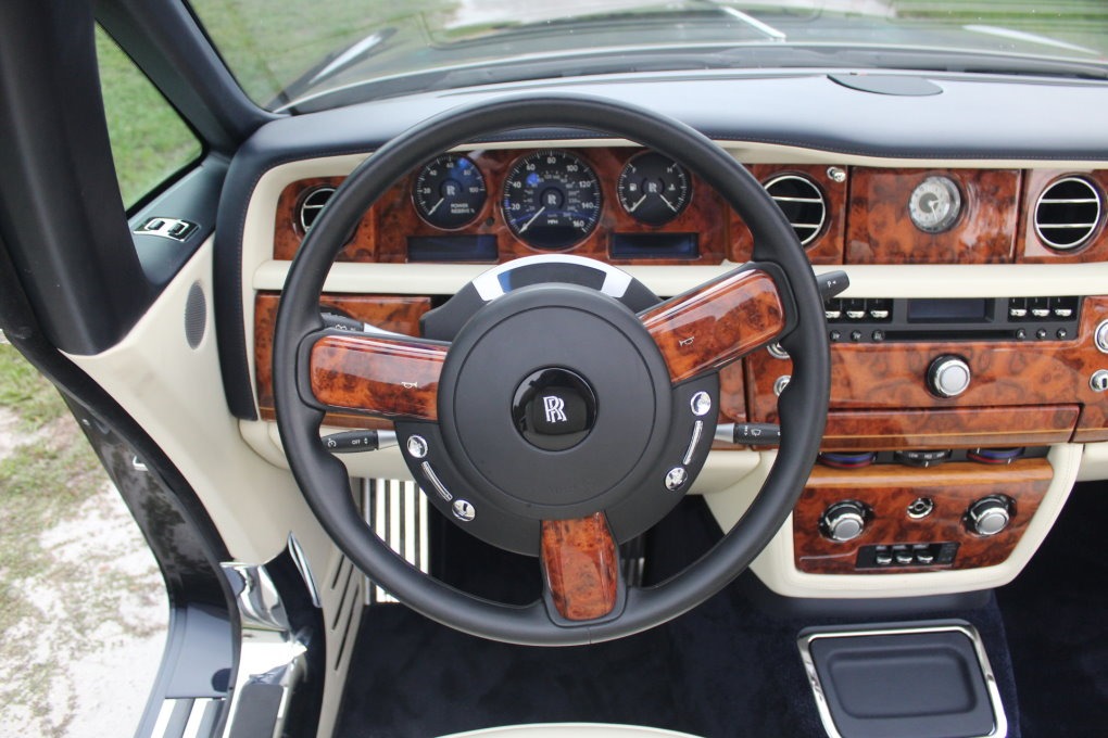 Used-2011-Rolls-Royce-Phantom-Drophead-Coupe