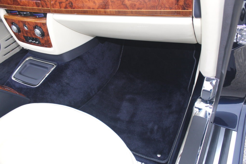Used-2011-Rolls-Royce-Phantom-Drophead-Coupe