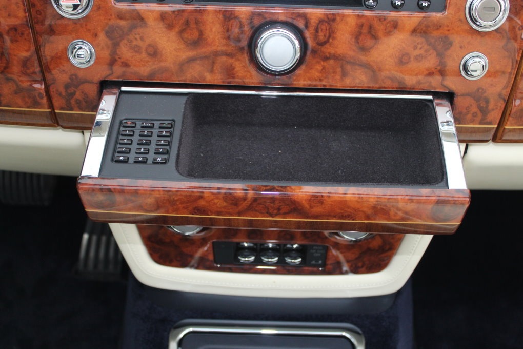 Used-2011-Rolls-Royce-Phantom-Drophead-Coupe