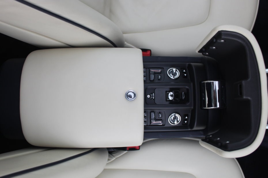 Used-2011-Rolls-Royce-Phantom-Drophead-Coupe