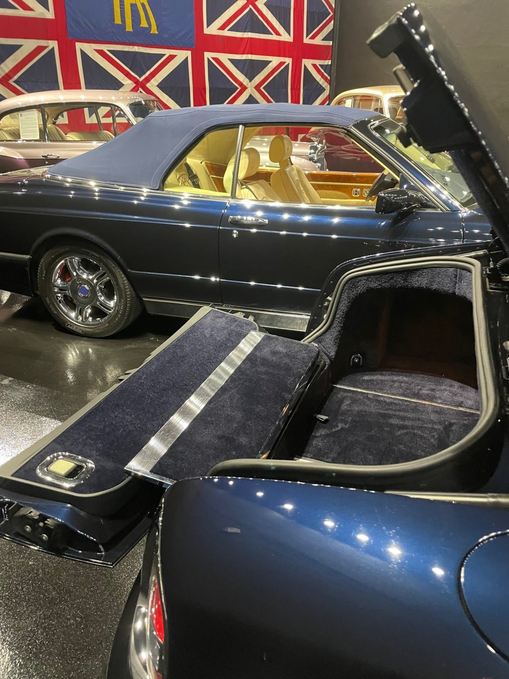 Used-2011-Rolls-Royce-Phantom-Drophead-Coupe