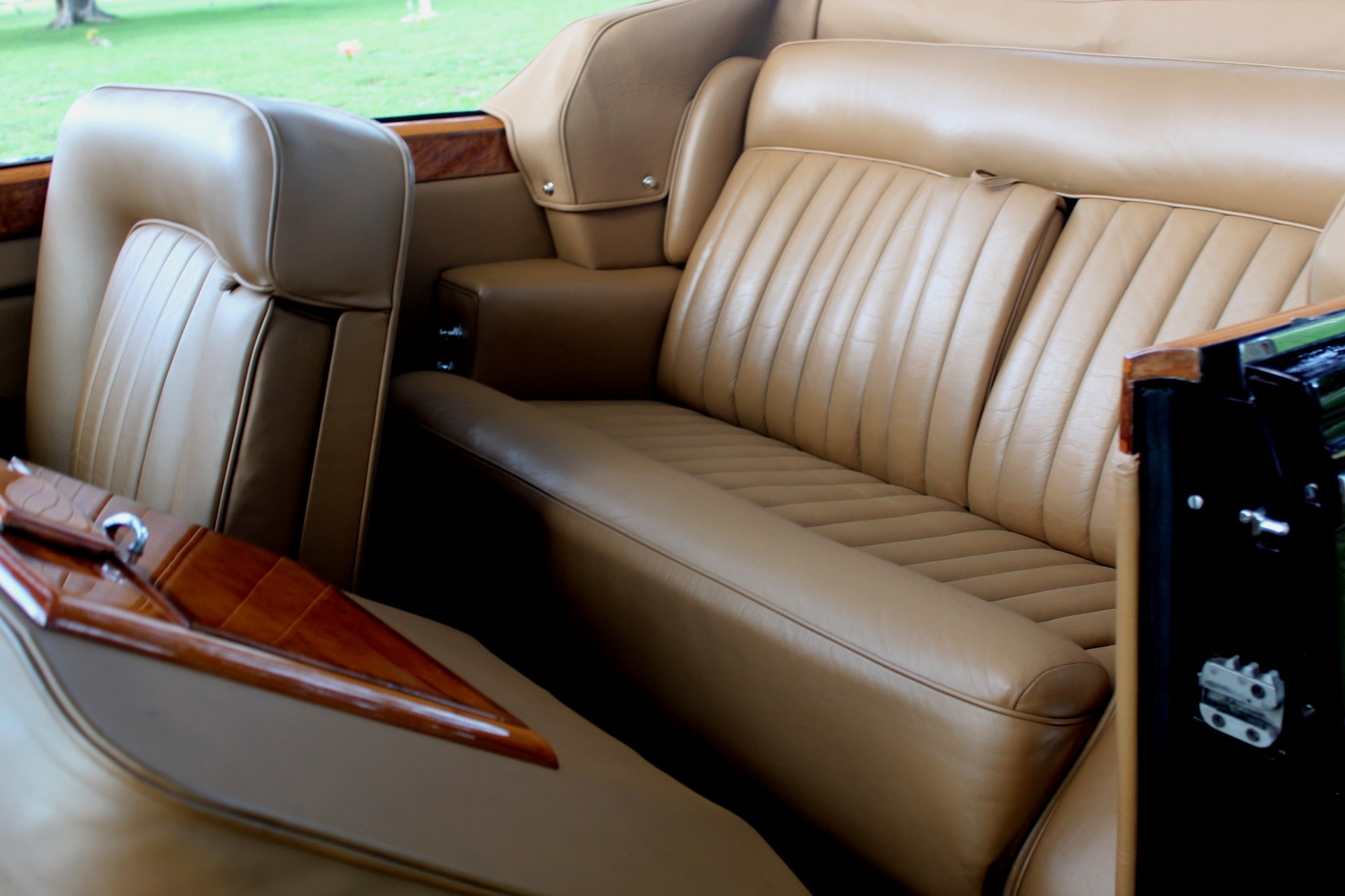 Used-1963-Rolls-Royce-Silver-Cloud-III-HJ-Mulliner-Drophead-Coupe