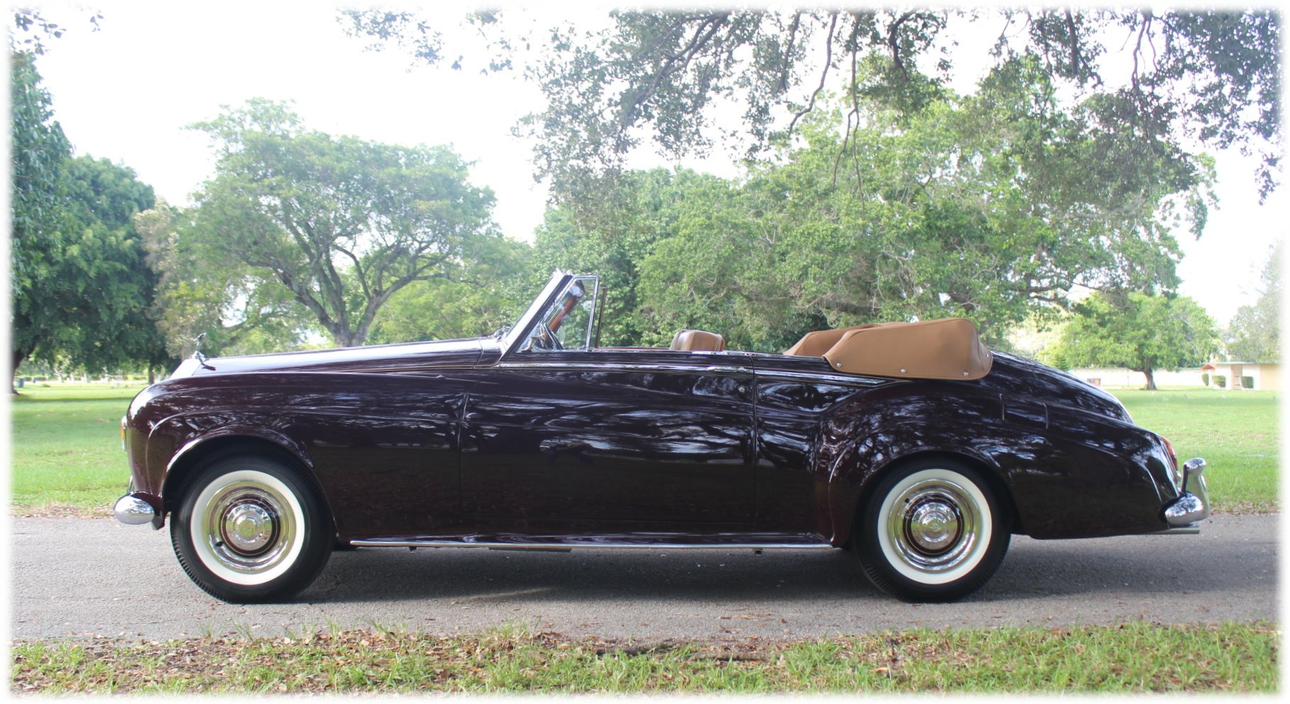 Used-1963-Rolls-Royce-Silver-Cloud-III-HJ-Mulliner-Drophead-Coupe
