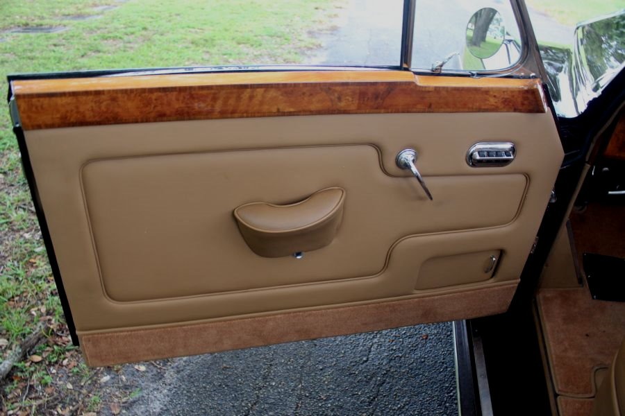 Used-1963-Rolls-Royce-Silver-Cloud-III-HJ-Mulliner-Drophead-Coupe