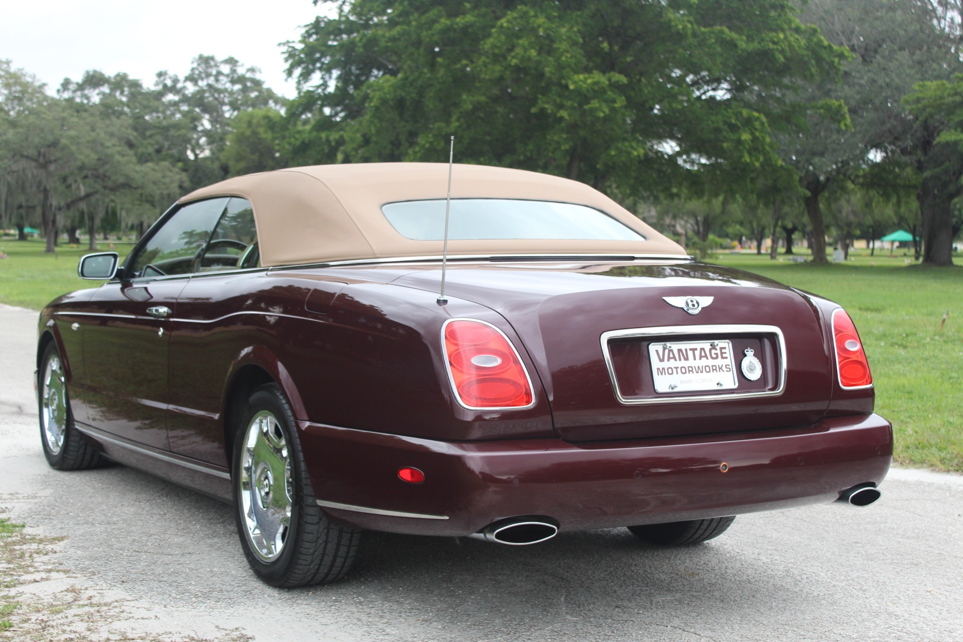 Used-2009-Bentley-Azure