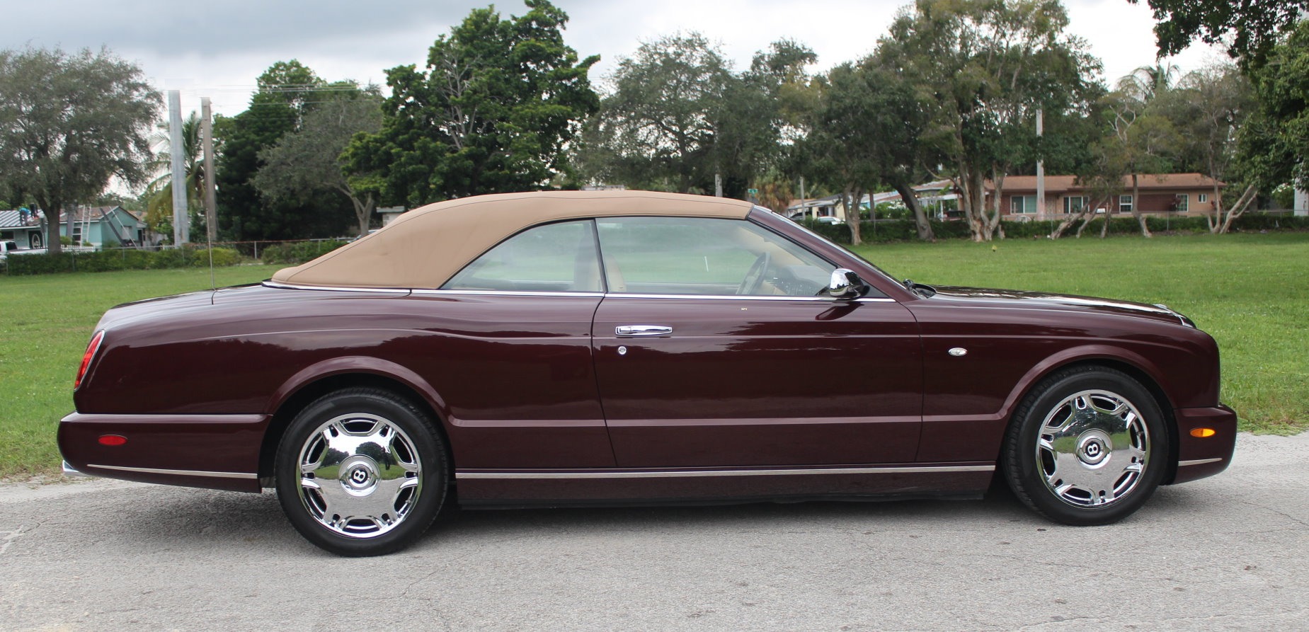 Used-2009-Bentley-Azure