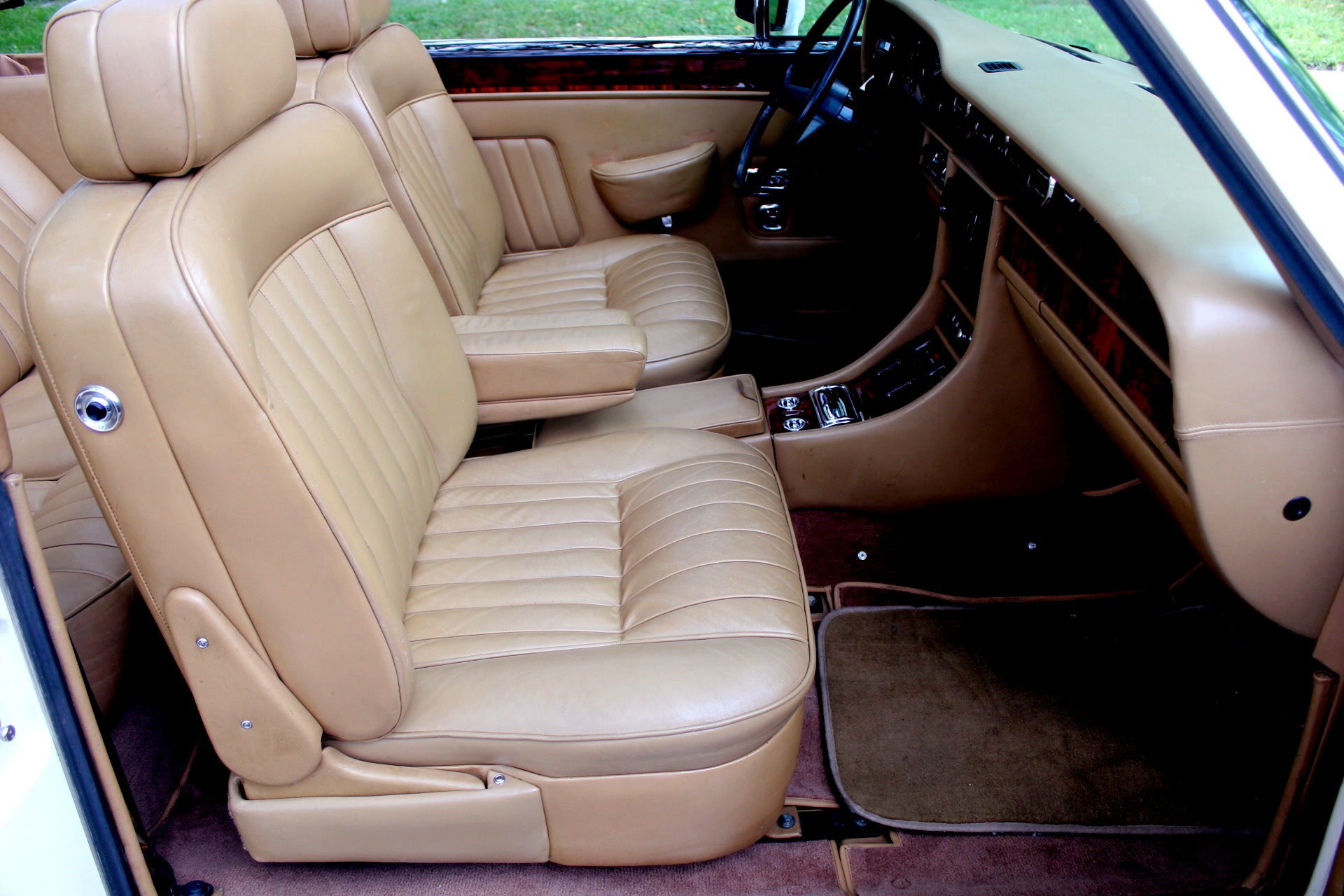Used-1987-Plus-Rolls-Royce-Corniche-II-Convertible