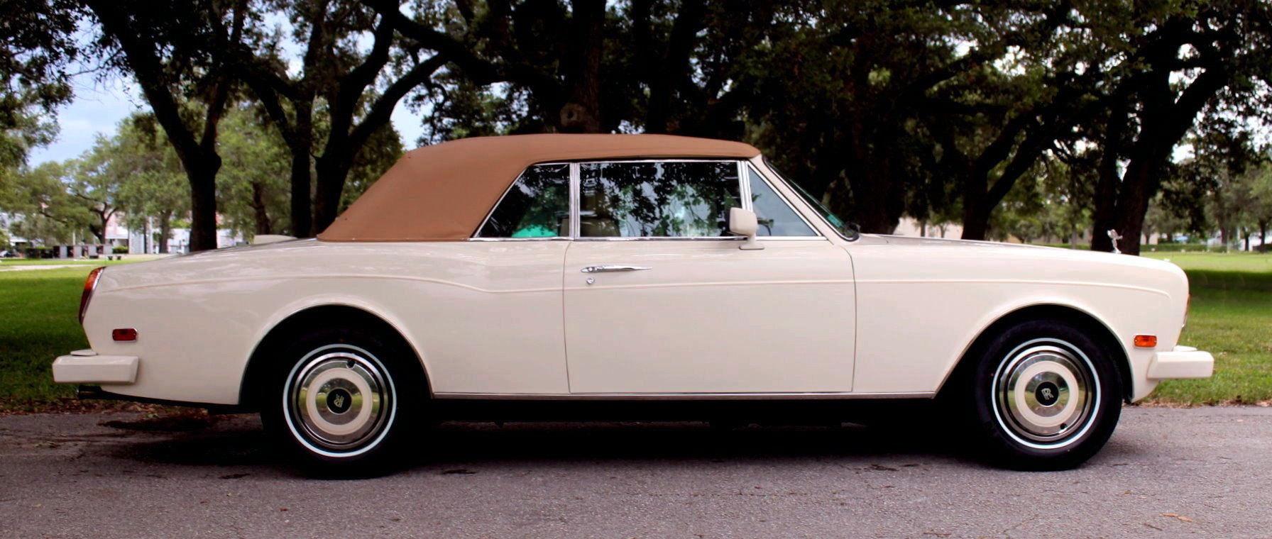Used-1987-Plus-Rolls-Royce-Corniche-II-Convertible