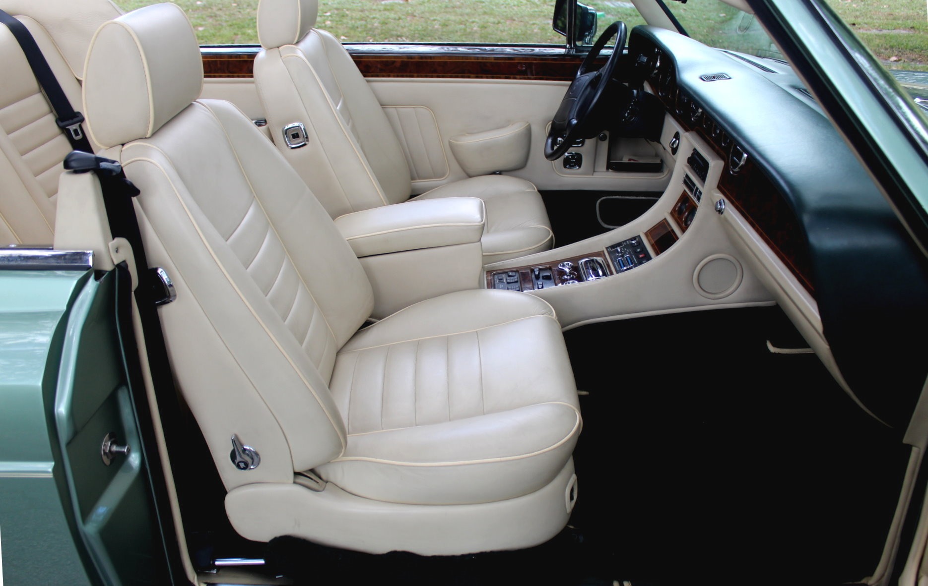 Used-1994-Rolls-Royce-Corniche-IV-2-Door