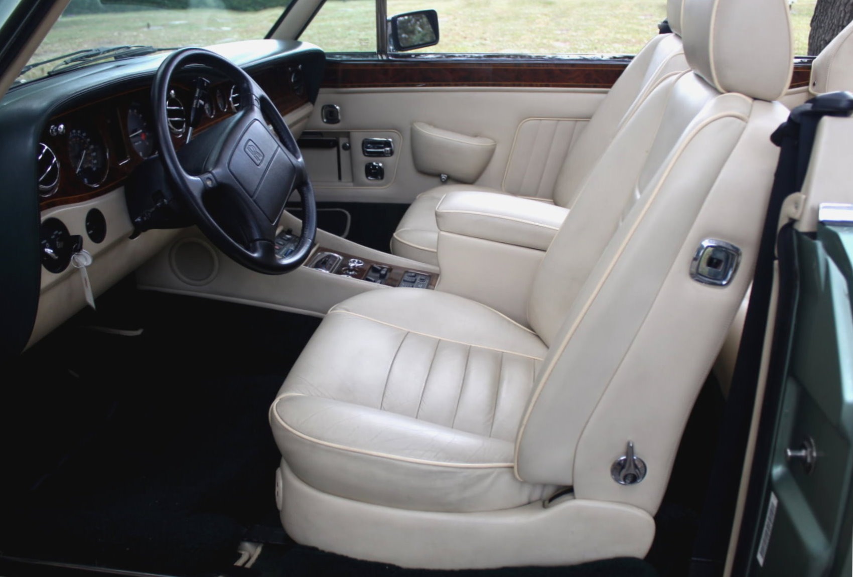 Used-1994-Rolls-Royce-Corniche-IV-2-Door