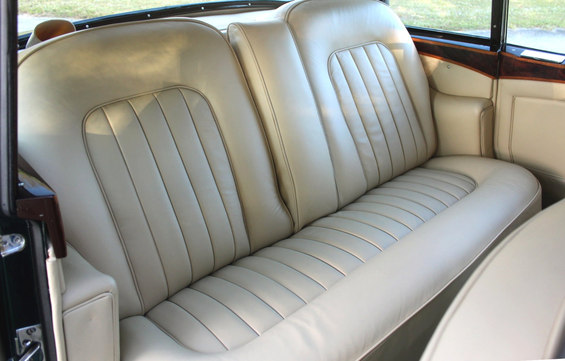 Used-1961-BENTLEY-S-2-Continental-HJ-Mulliner