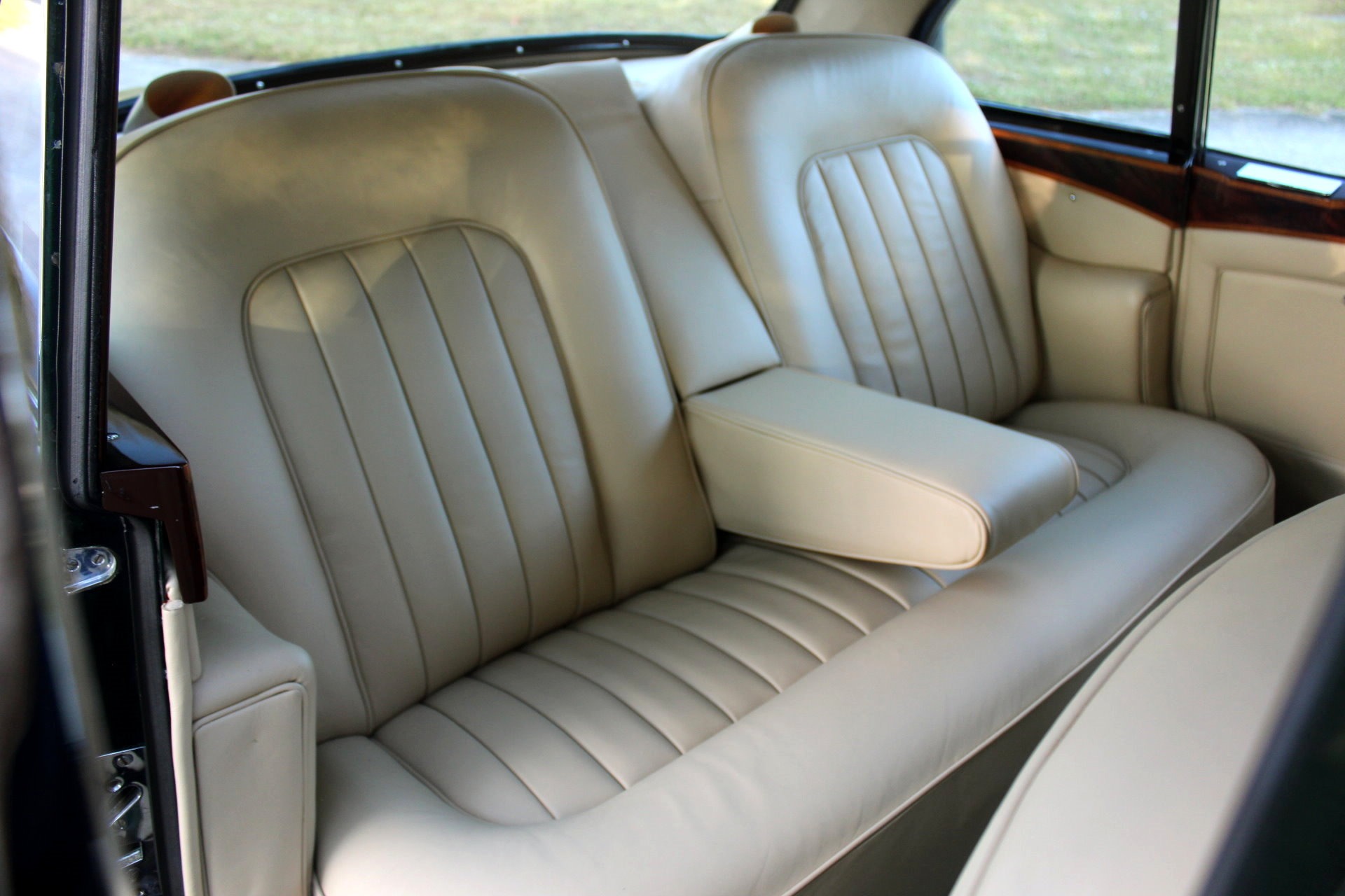 Used-1961-BENTLEY-S-2-Continental-HJ-Mulliner