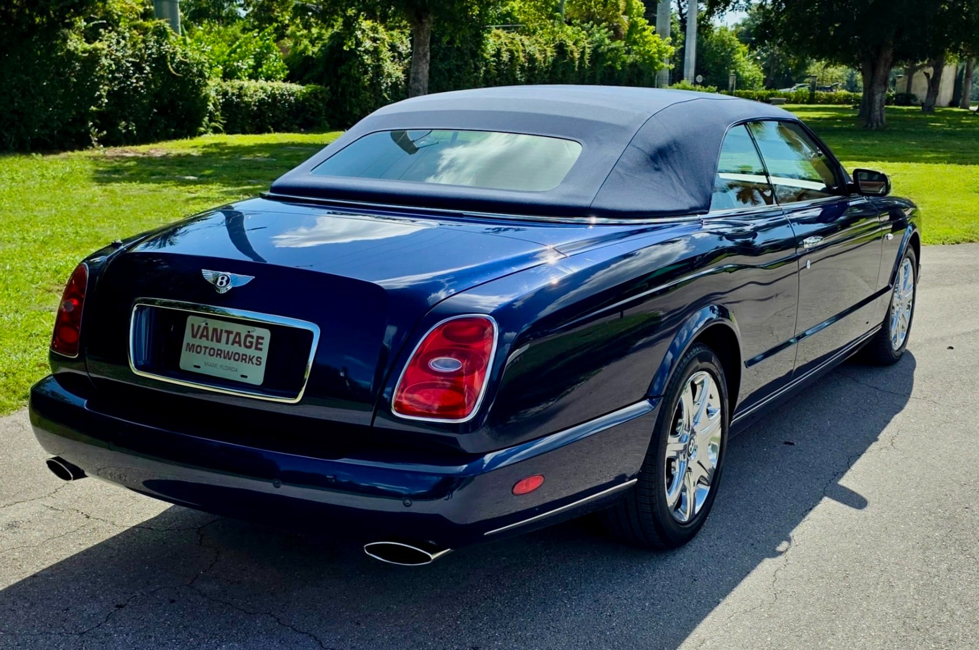 Used-2007-Bentley-Azure