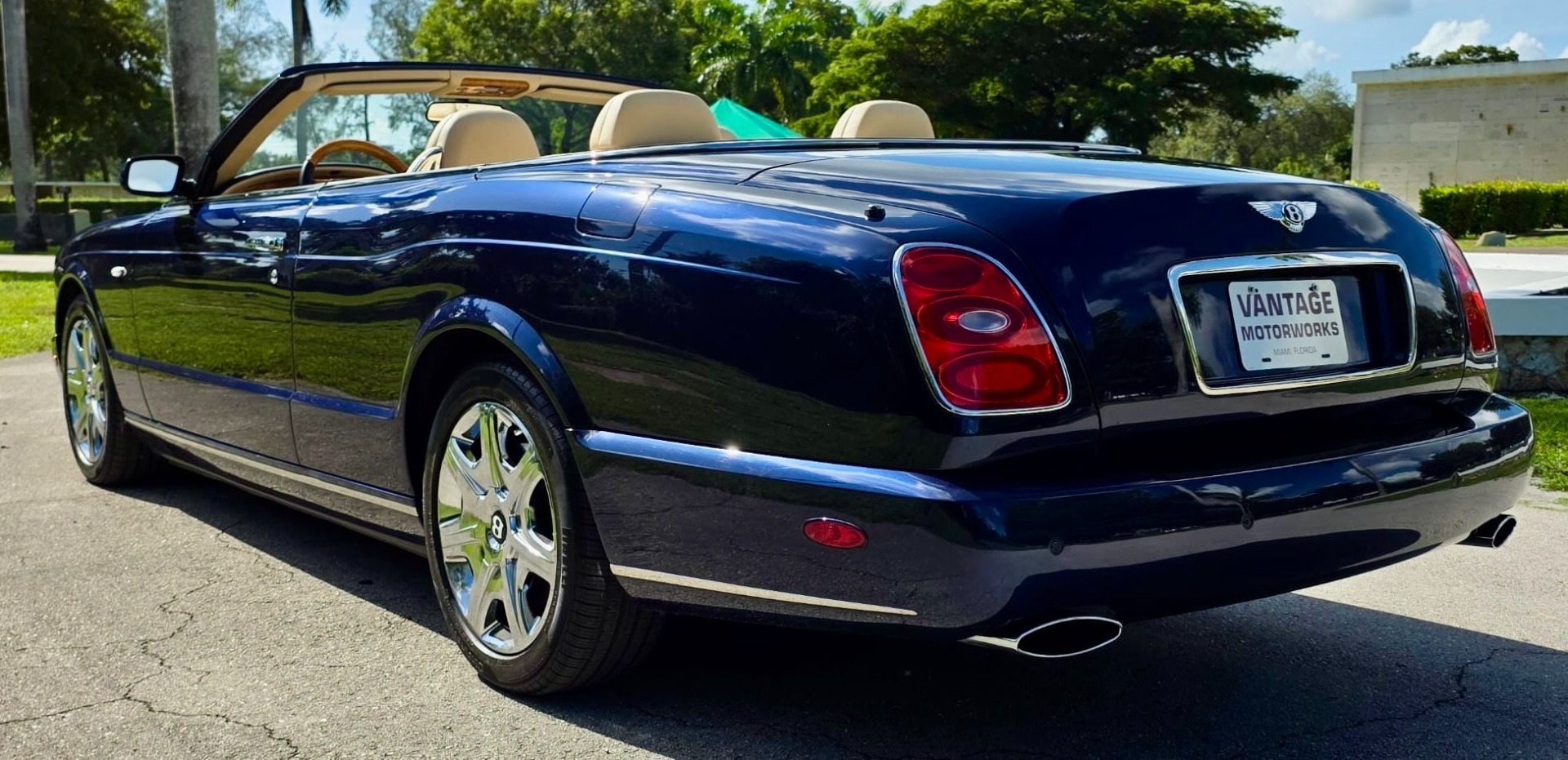 Used-2007-Bentley-Azure