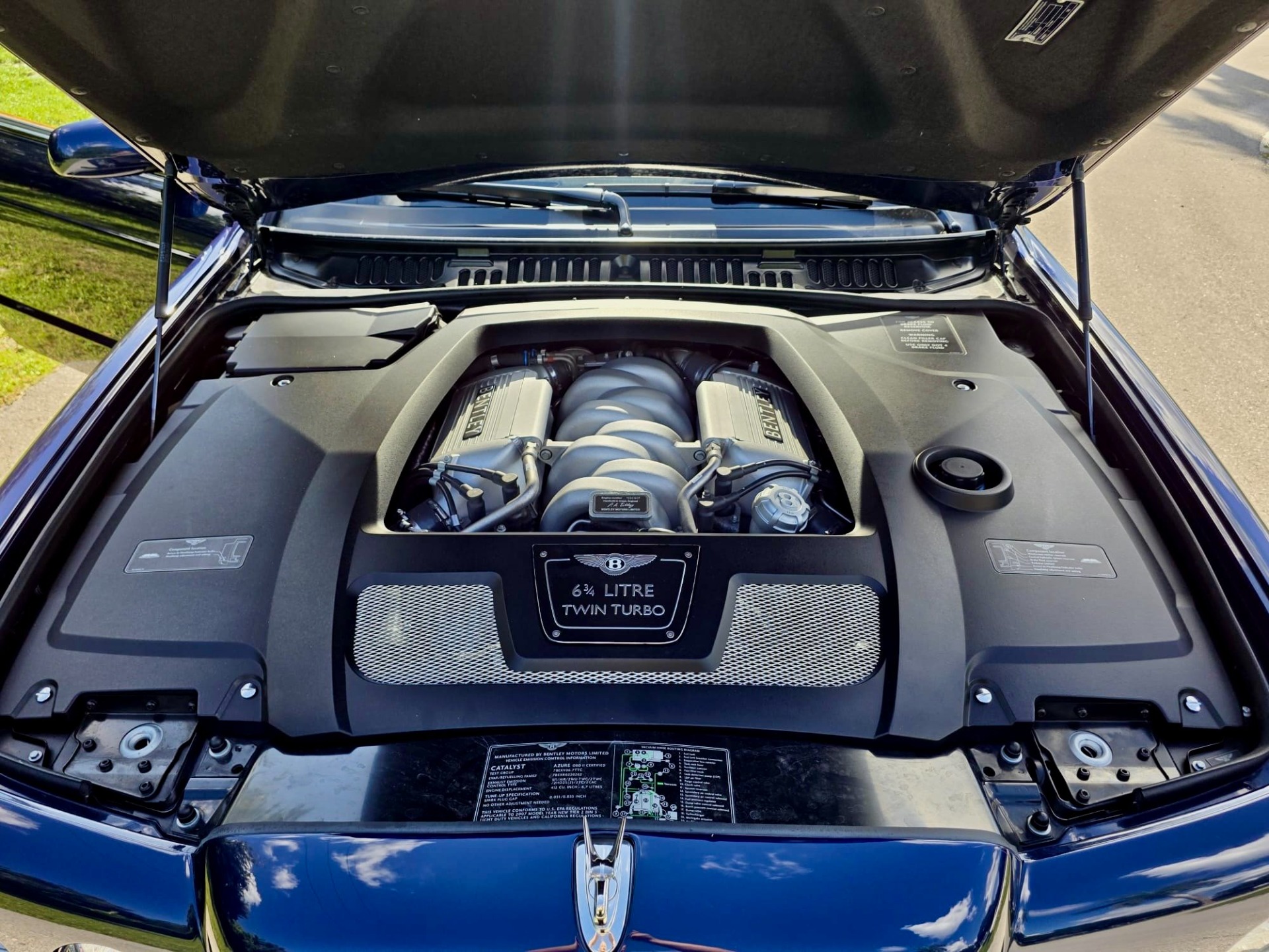 Used-2007-Bentley-Azure