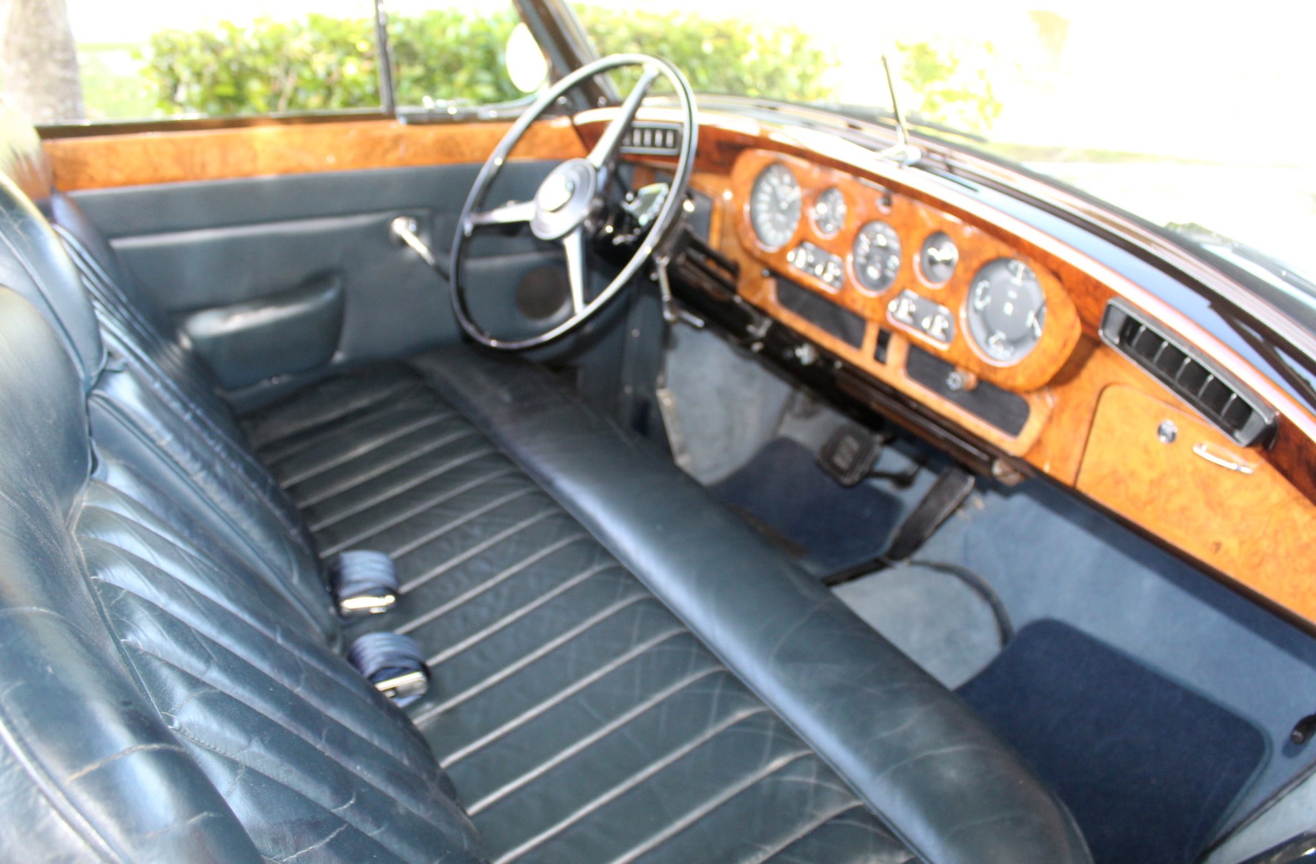 Used-1960-Rolls-Royce-Silver-Cloud-II-HJ-Mulliner-Convertible