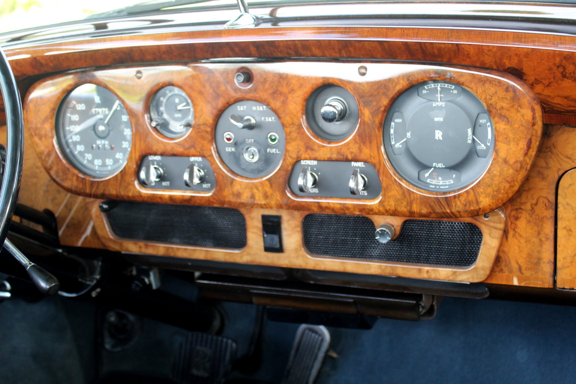 Used-1960-Rolls-Royce-Silver-Cloud-II-HJ-Mulliner-Convertible