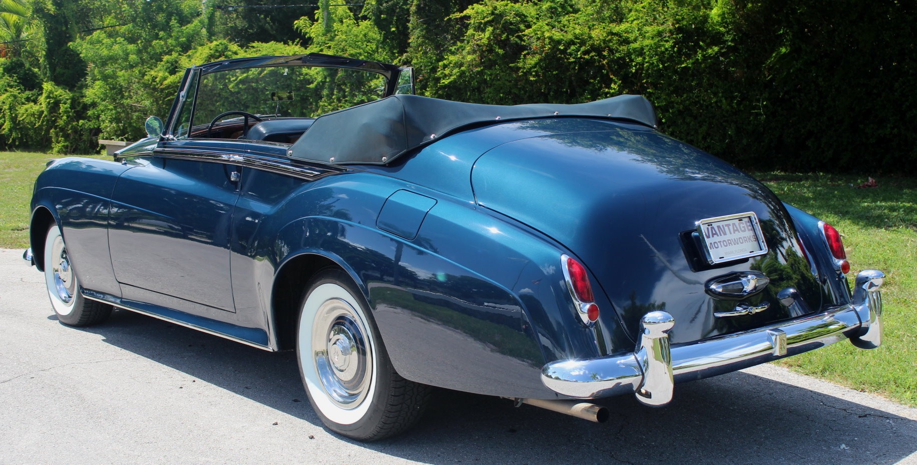 Used-1960-Rolls-Royce-Silver-Cloud-II-HJ-Mulliner-Convertible