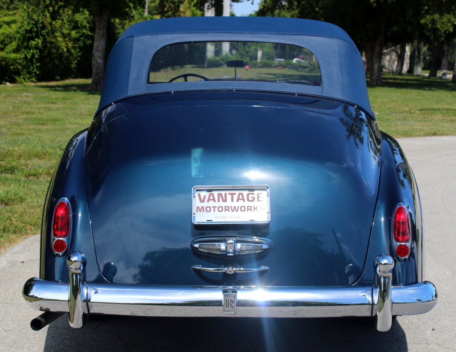 Used-1960-Rolls-Royce-Silver-Cloud-II-HJ-Mulliner-Convertible