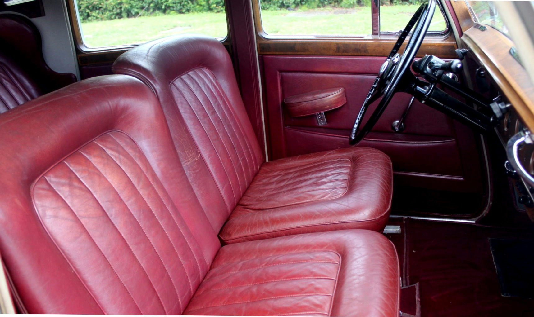 Used-1952-Rolls-Royce-Silver-Dawn