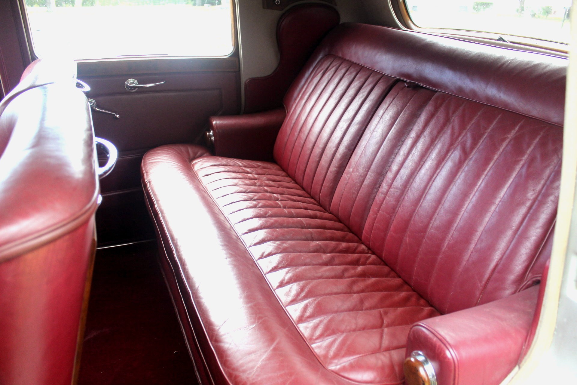 Used-1952-Rolls-Royce-Silver-Dawn