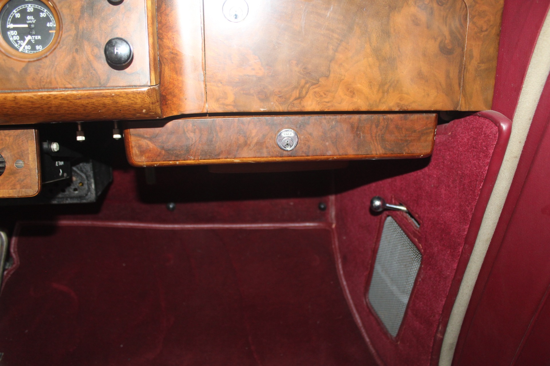 Used-1952-Rolls-Royce-Silver-Dawn